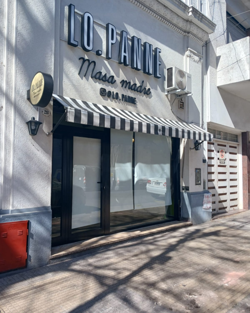 Frente después Panadería Lo Panne - Reformas Comerciales
